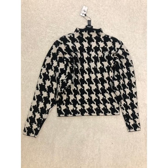 Women’s Express Crew Neck Sweater - Picture 3 of 4